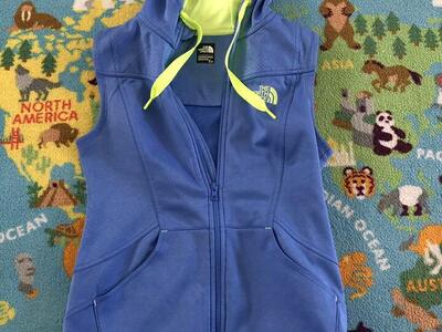 The North Face-Womens-Small-Hooded Vest-$ave $$