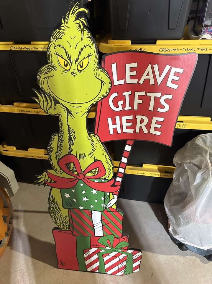 Grinch Sign