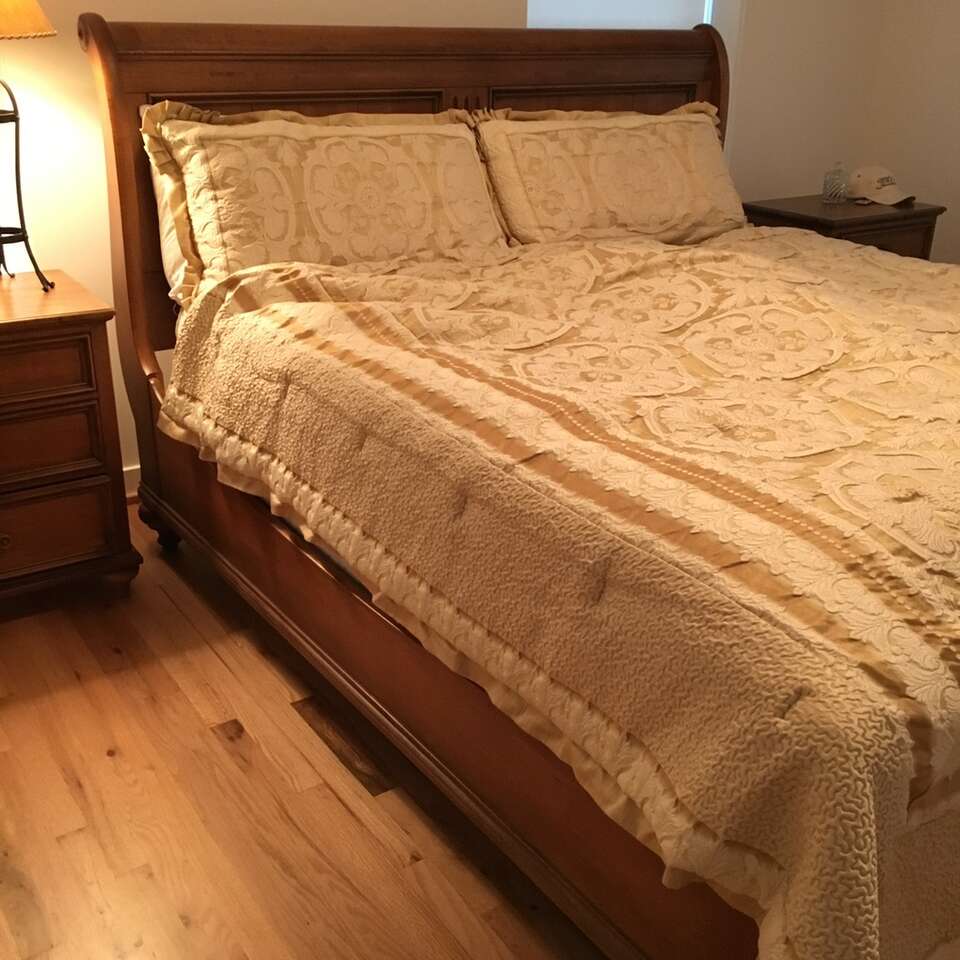 Ethan Allen New Country King Sleigh B… Furniture