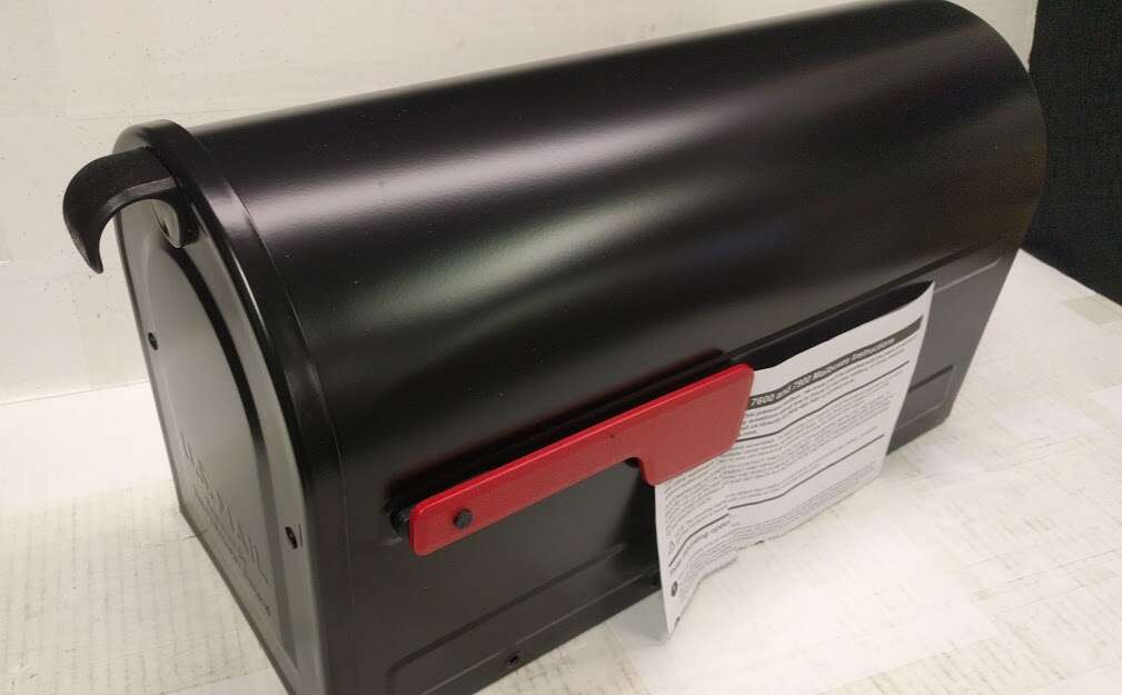 Whitehall Deluxe Mailbox, Black , 20% larger than standard boxes, and is thus perfect for several days of mail or small packages