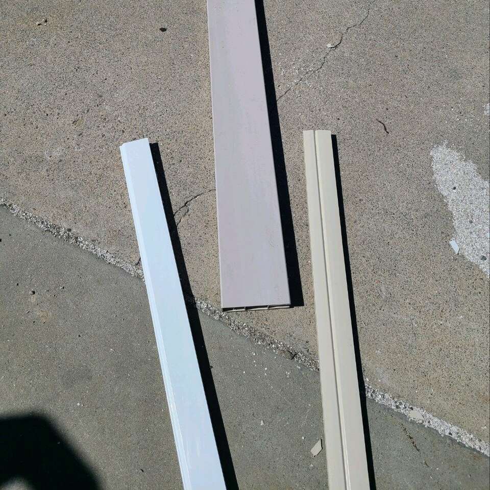 Pebble stone vinyl rails