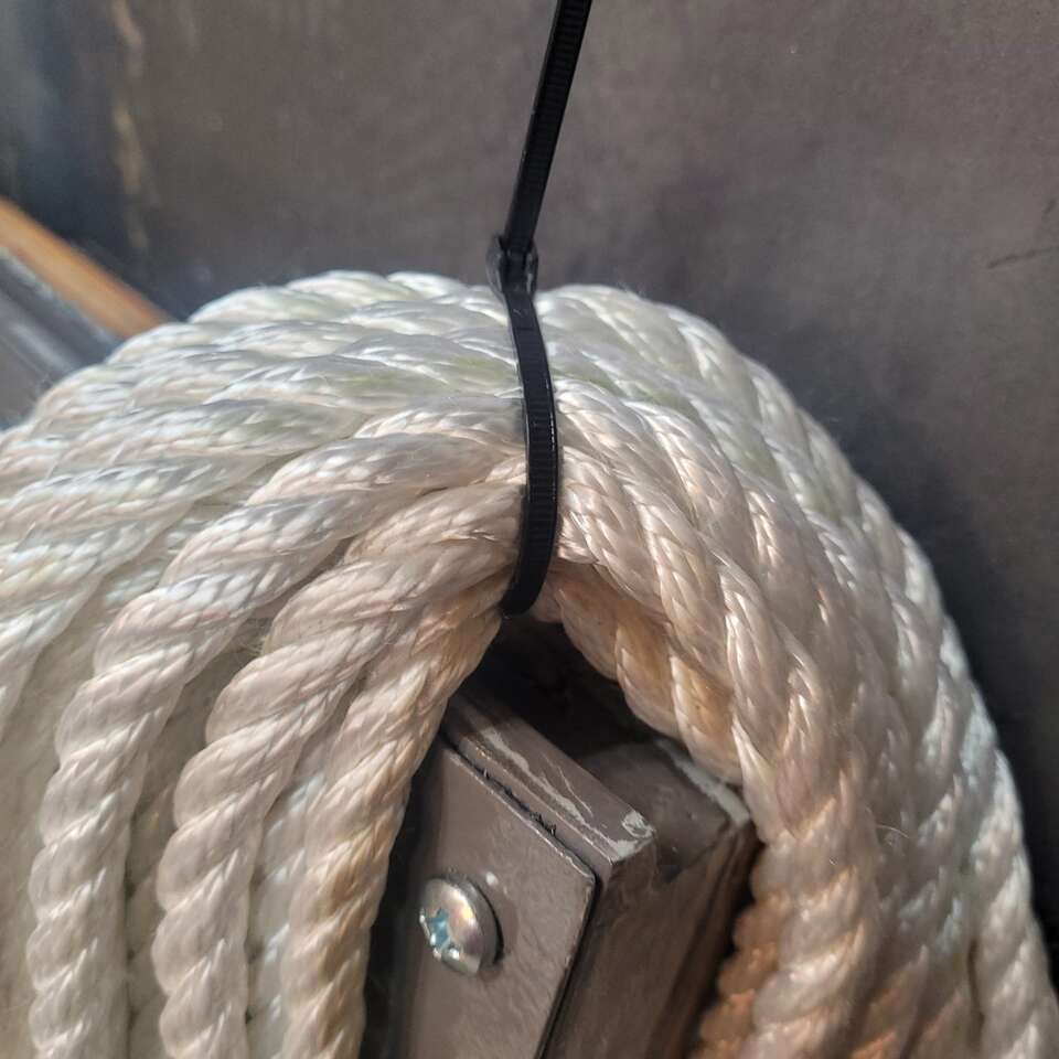 New 3/8 Nylon rope 100'