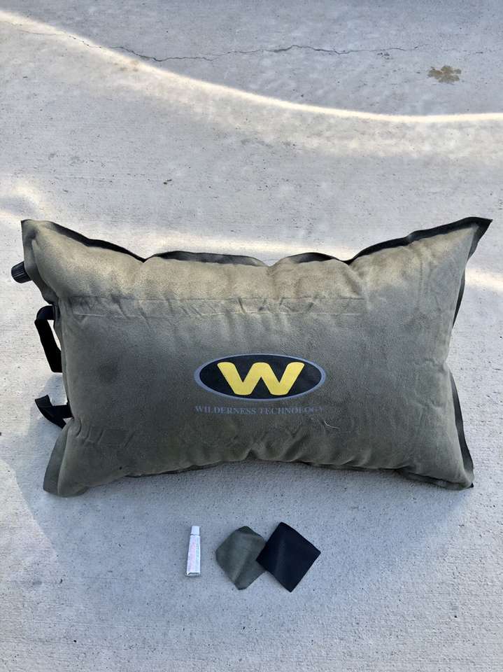 WILDERNESS TECHNOLOGY SELF-INFLATING PILLOW (GREEN