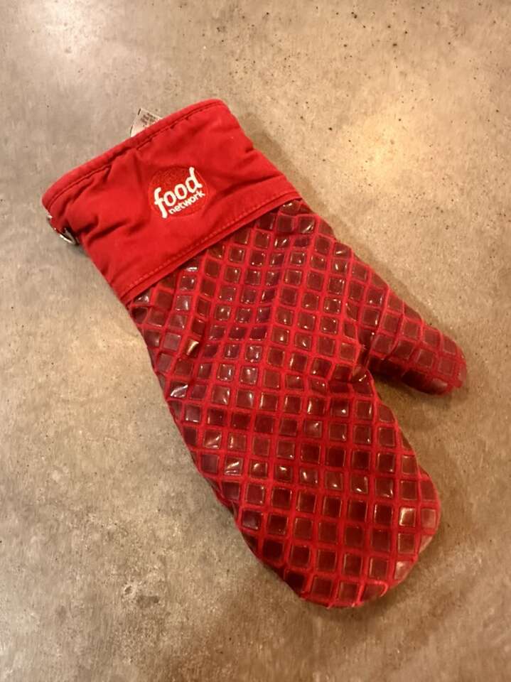 Red Food Network Oven Mit