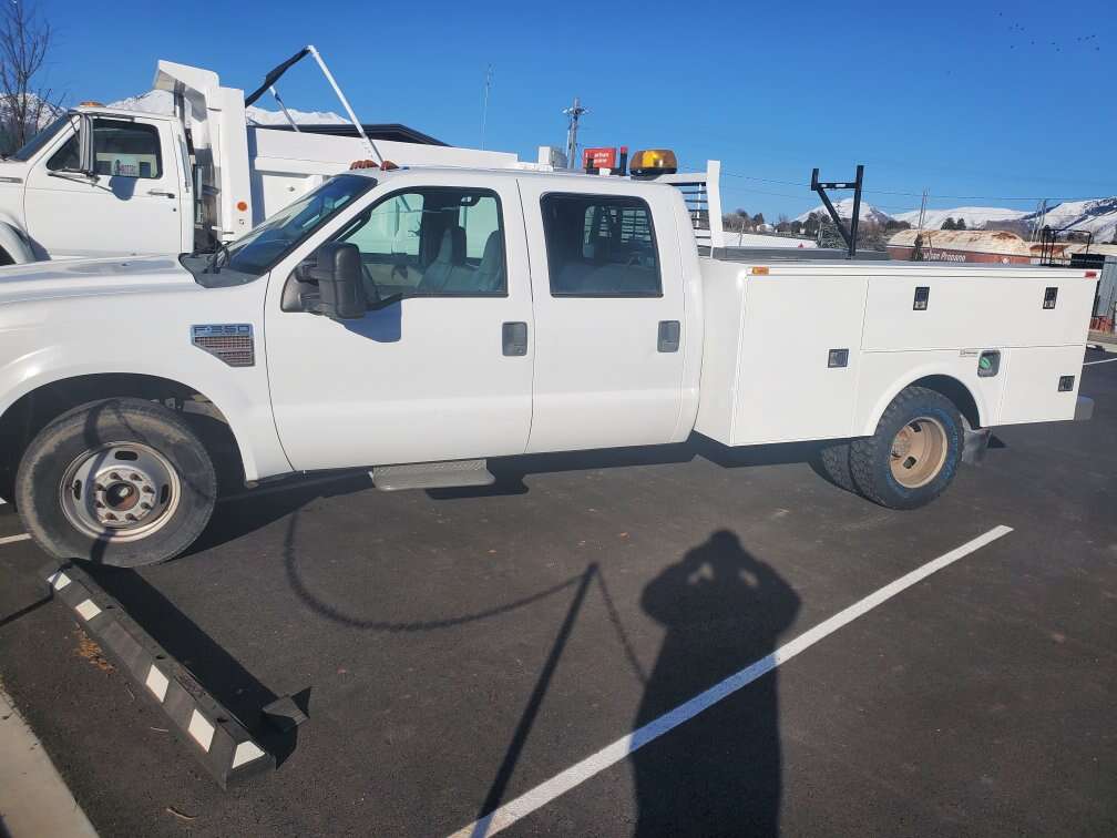2010Ford F350 4 door