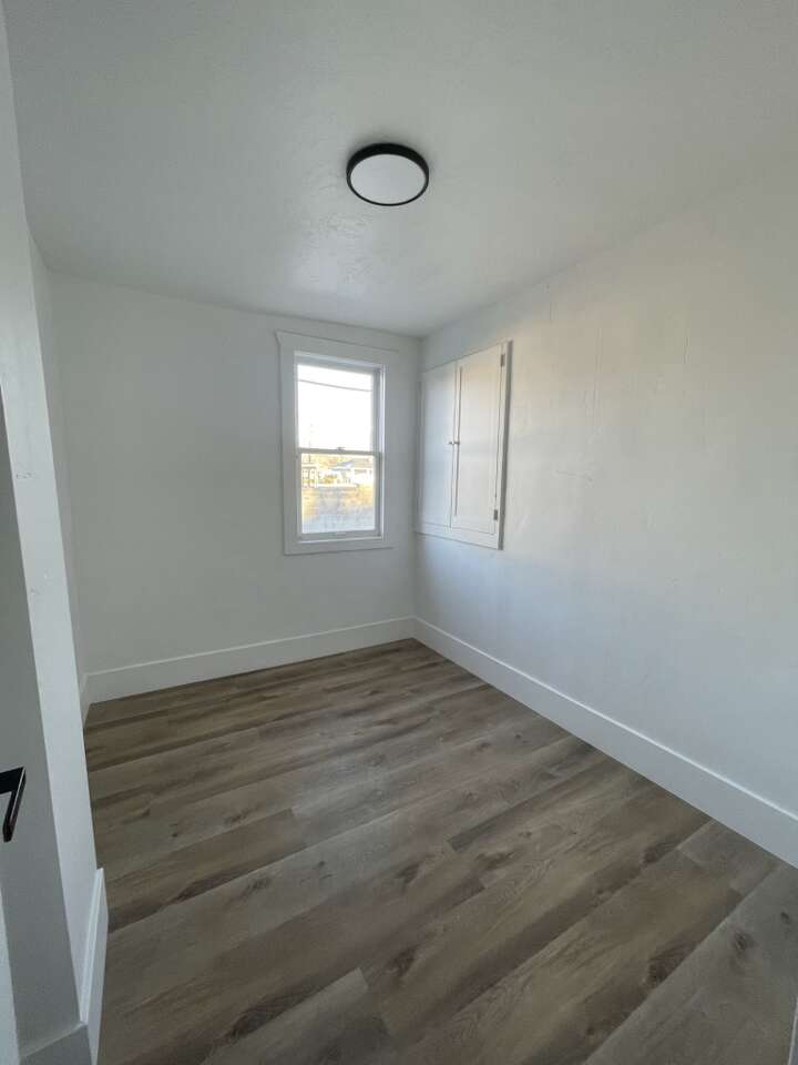 Private Room For Booth Other Real Estate