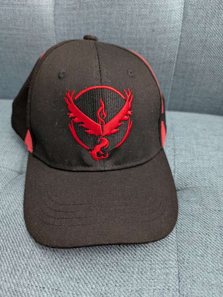 Pokemon go red team hat