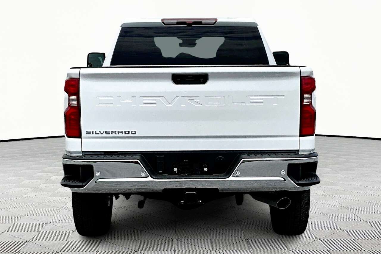 New OEM 2020-2024 Chevy Silverado 2500/3500 Chrome Pumper