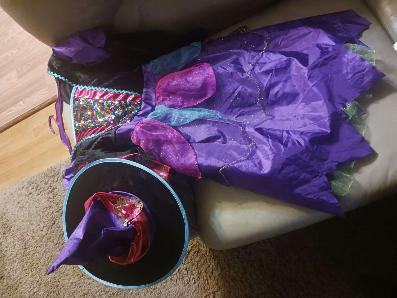 Halloween Costumes cute female size 10-12