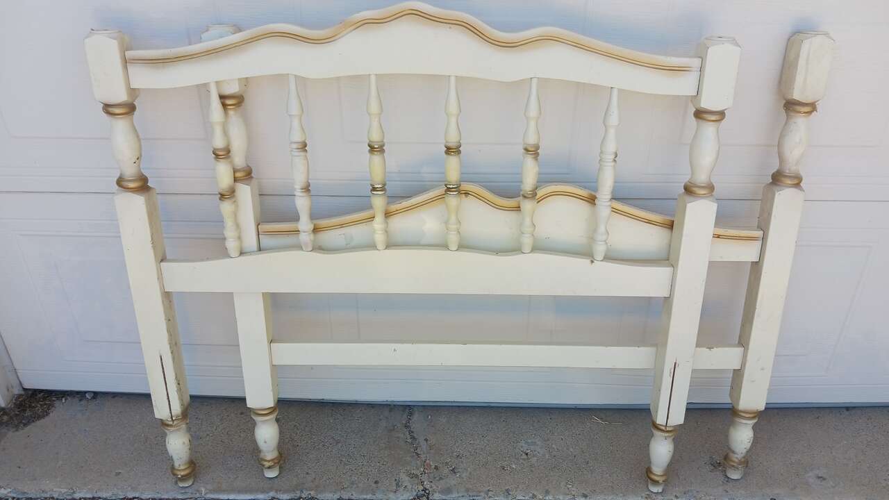 Twin head and foot board