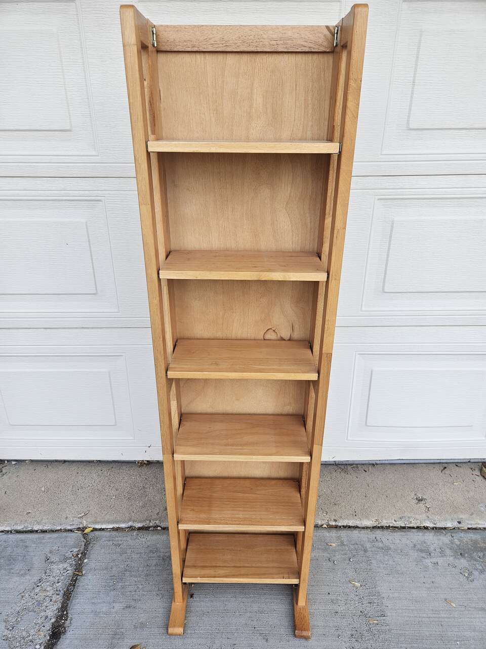 Storage shelf