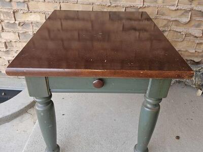 Solid end & coffee tables