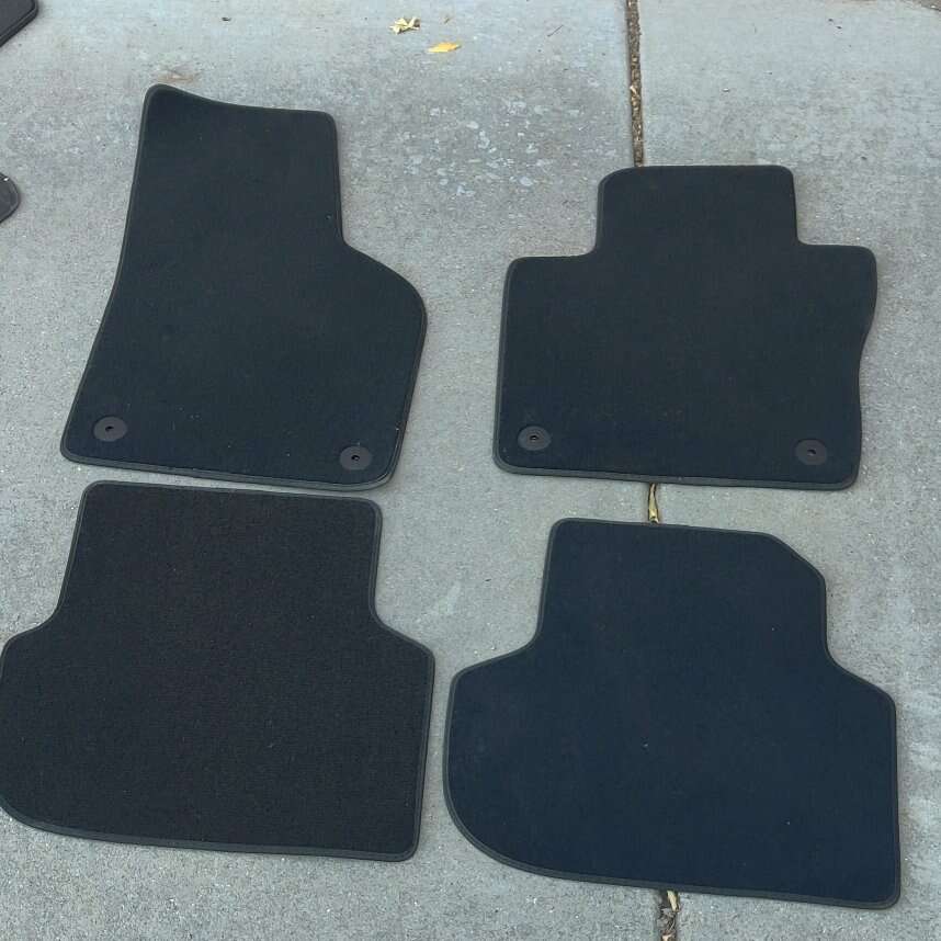 2016 Nissan Leaf floormats