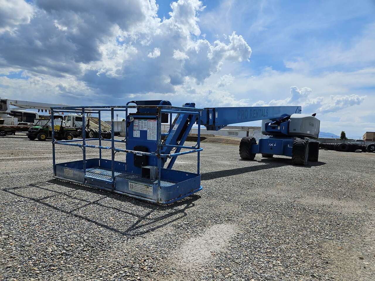 2010 Genie S85 4WD Telescopic Boom Lift