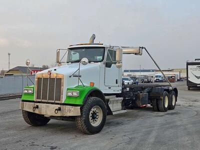 2011 Kenworth W900 Roll Off Truck