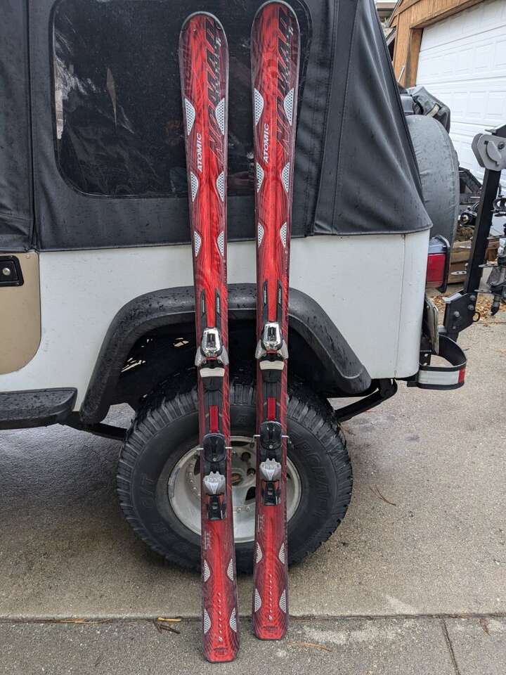 176 Atomic Nomad Crimson Ti R=18m