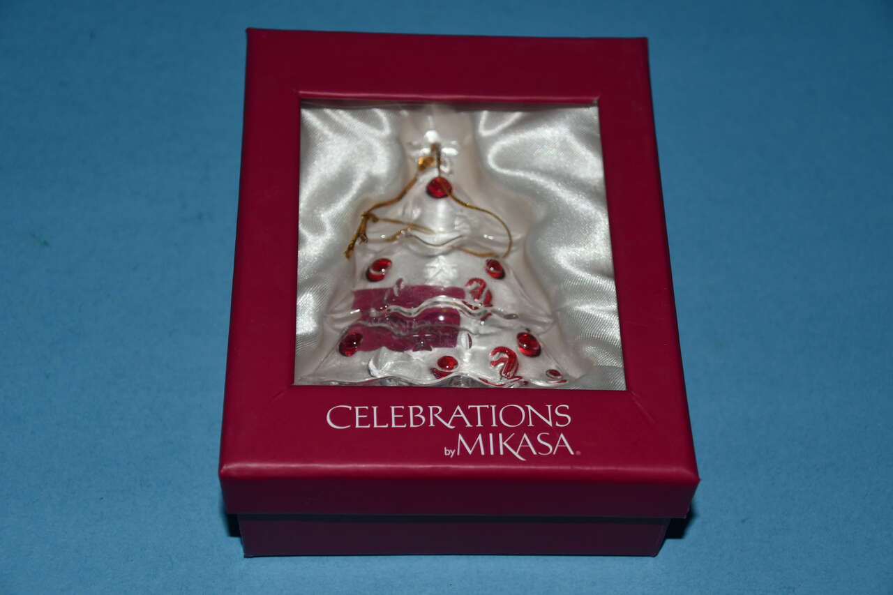 MIKASA CHRISTMAS TREE ORNAMENT ~ Height 4 in ~ GLASS ~ NIB