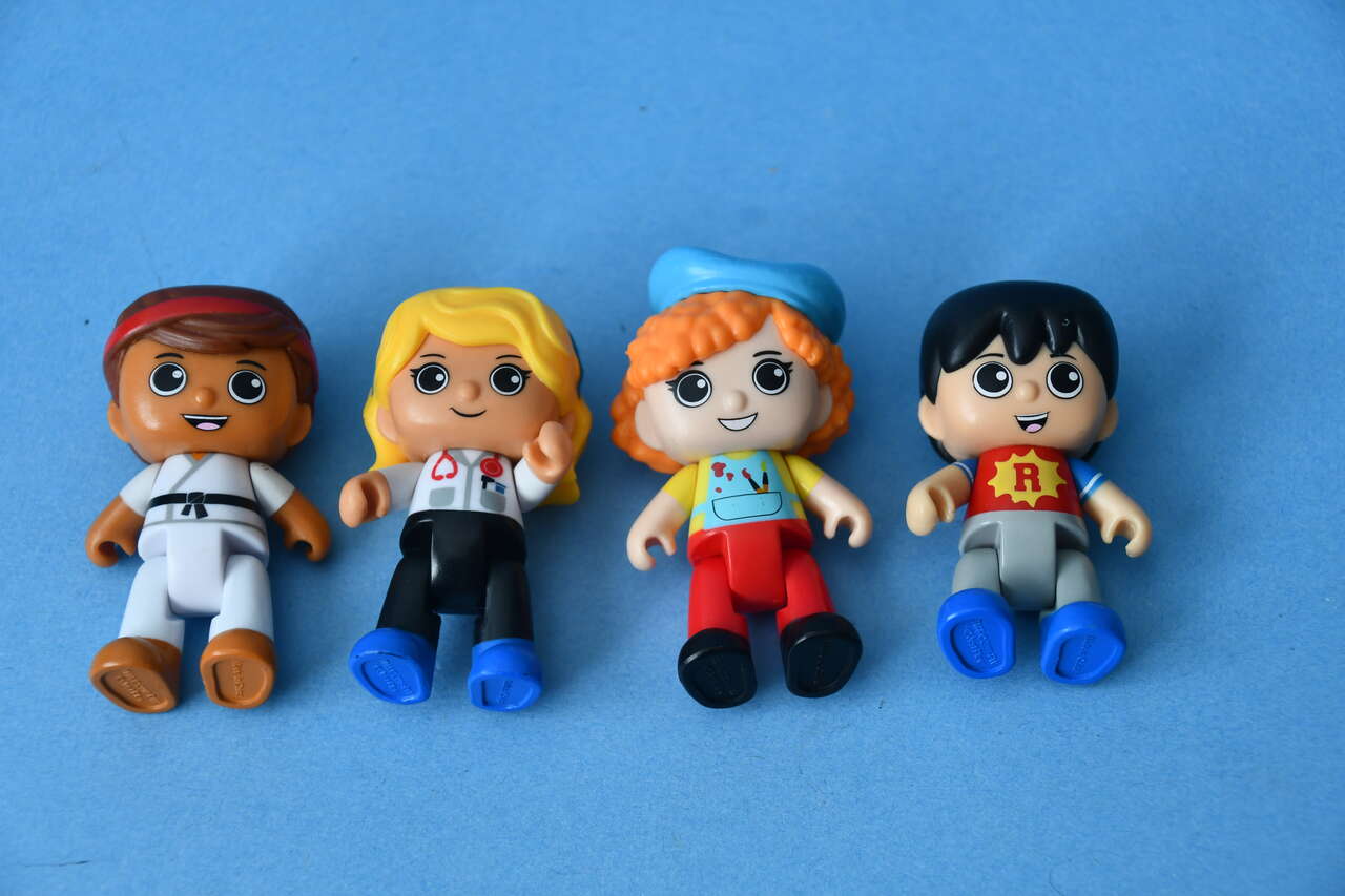 4 RYAN'S WORLD Figures for MYSTERY PLAY DATE SURPRISE DOOR TOY ~ CLEAN!