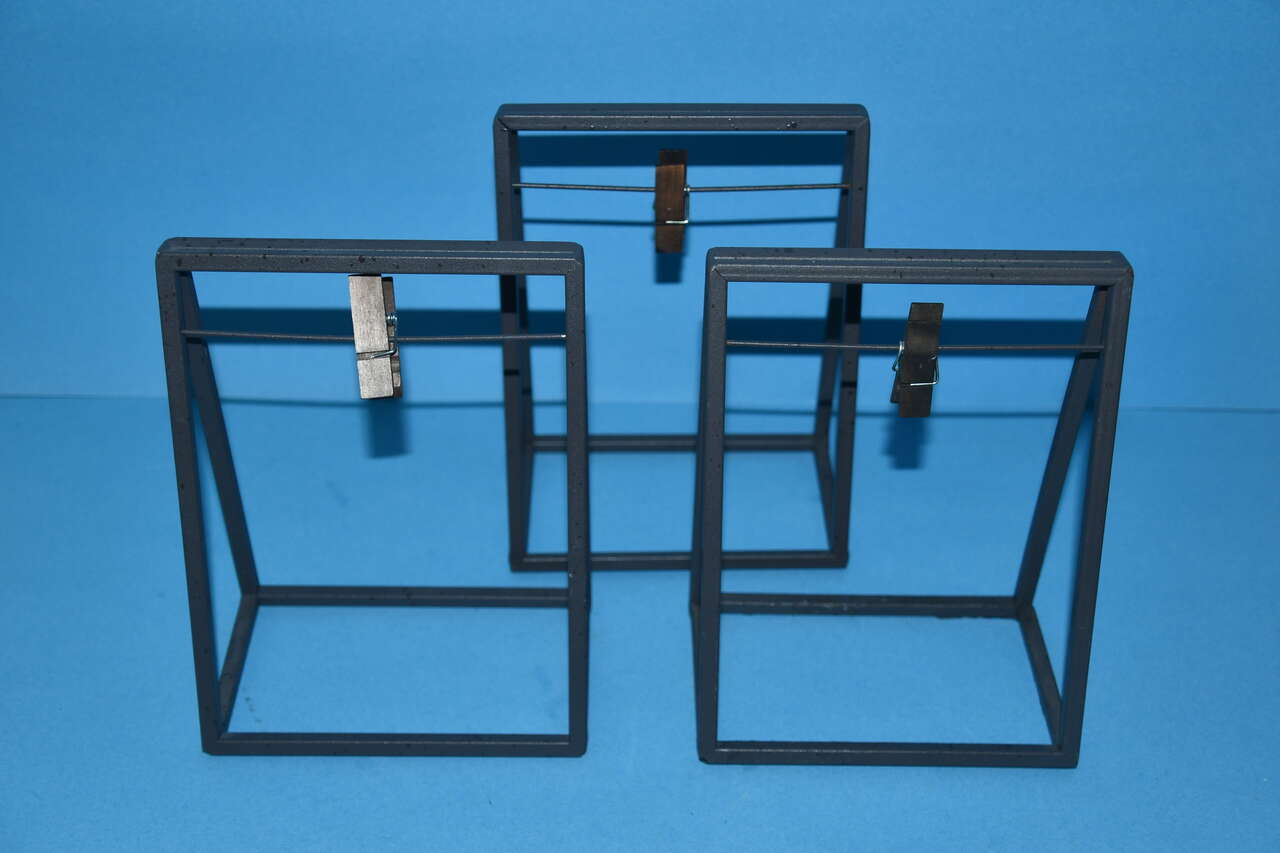 3 METAL PICTURE/NOTES/RECIPES HOLDER ~ 6 in x 8 in x 3 in ~ STURDY