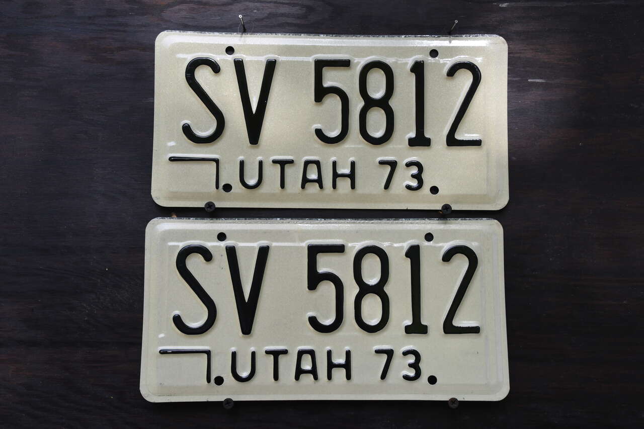 Utah 1973 Original  License Plate Pair SV 5812