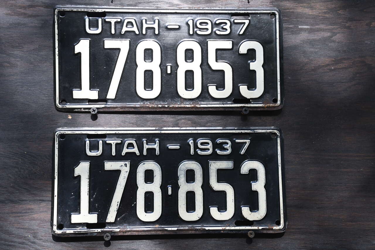 Utah License Plates 1937 Original  Pair. # 178853 .
