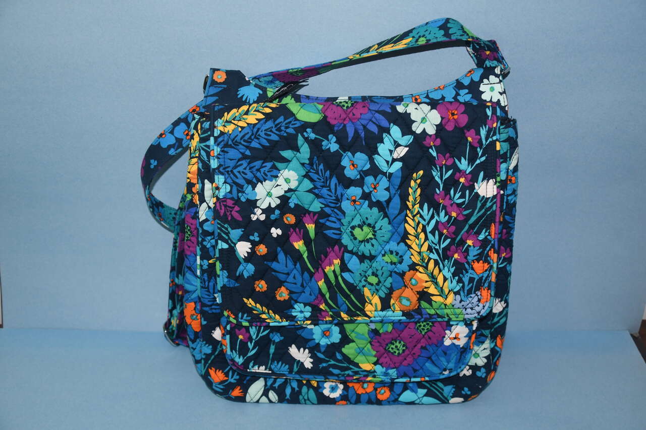 VERA BRADLEY BLUE FLORAL HANDBAG/TOTE ~ 11 in x 11 in x 4 in ~ ADJUSTABLE STRAP ~ ZIPPERED ~ CLEAN!