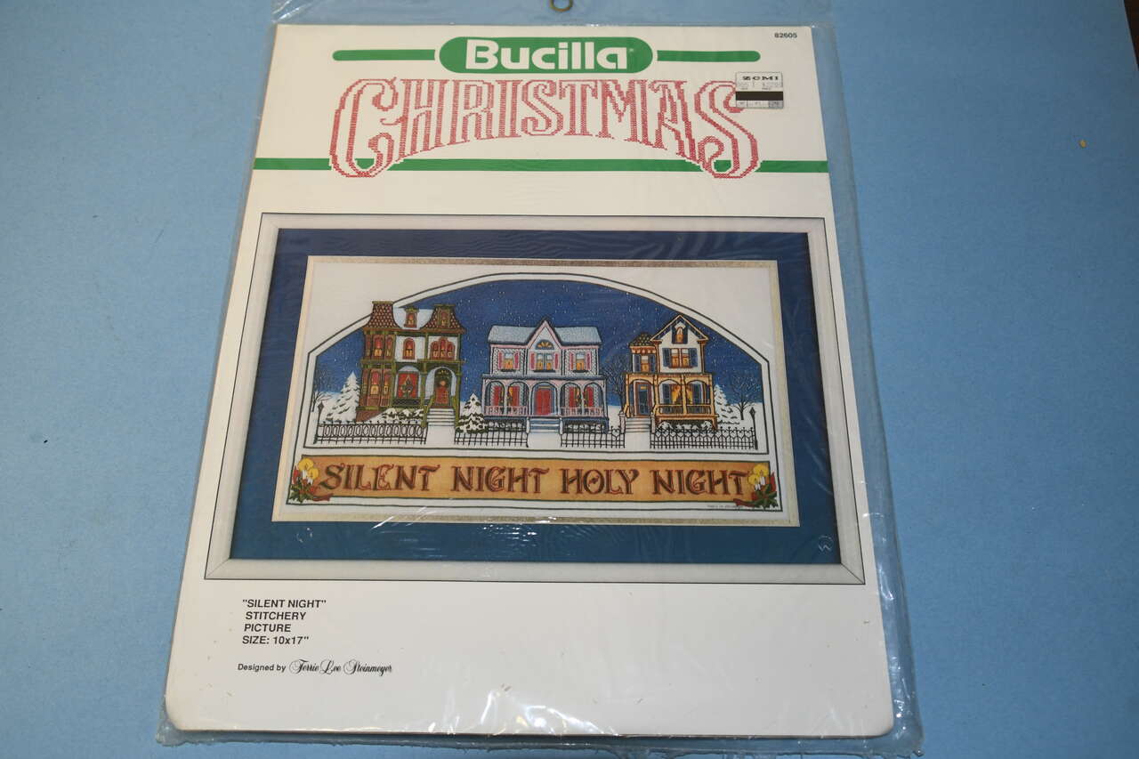 BUCILLA CHRISTMAS STITCHERY KIT ~ SILENT NIGHT HOLY NIGHT ~ NIP