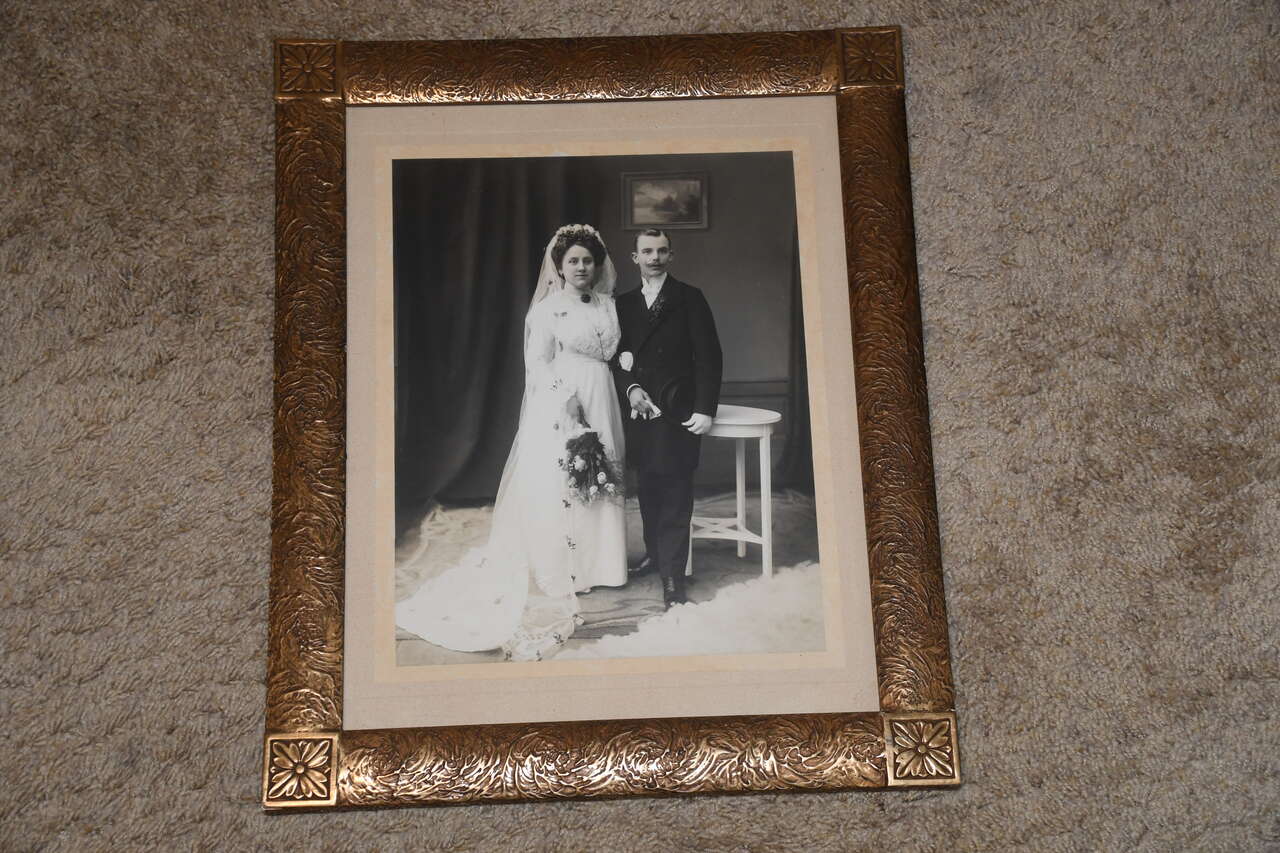 VINTAGE WEDDING PICTURE ~ 14" x 17" Including the Frame