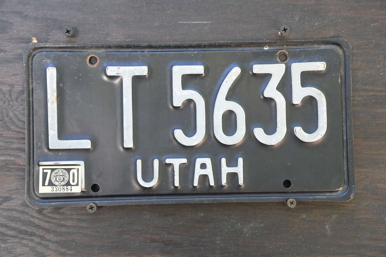 Utah 1970 single License Plate LT 5635
