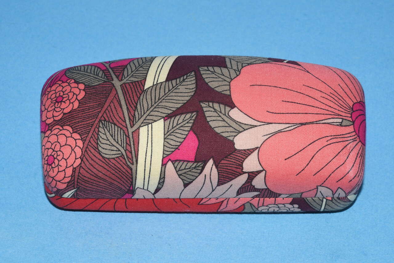 VERA BRADLEY EYEGLASS CASE ~ CLEAN