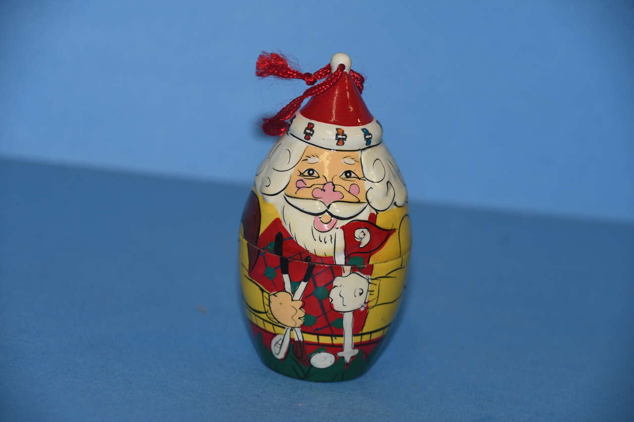 GOLFING SANTA CHRISTMAS ORNAMENT with 7 TEES ~ OPENS ~ WOOD ~ CLEAN!