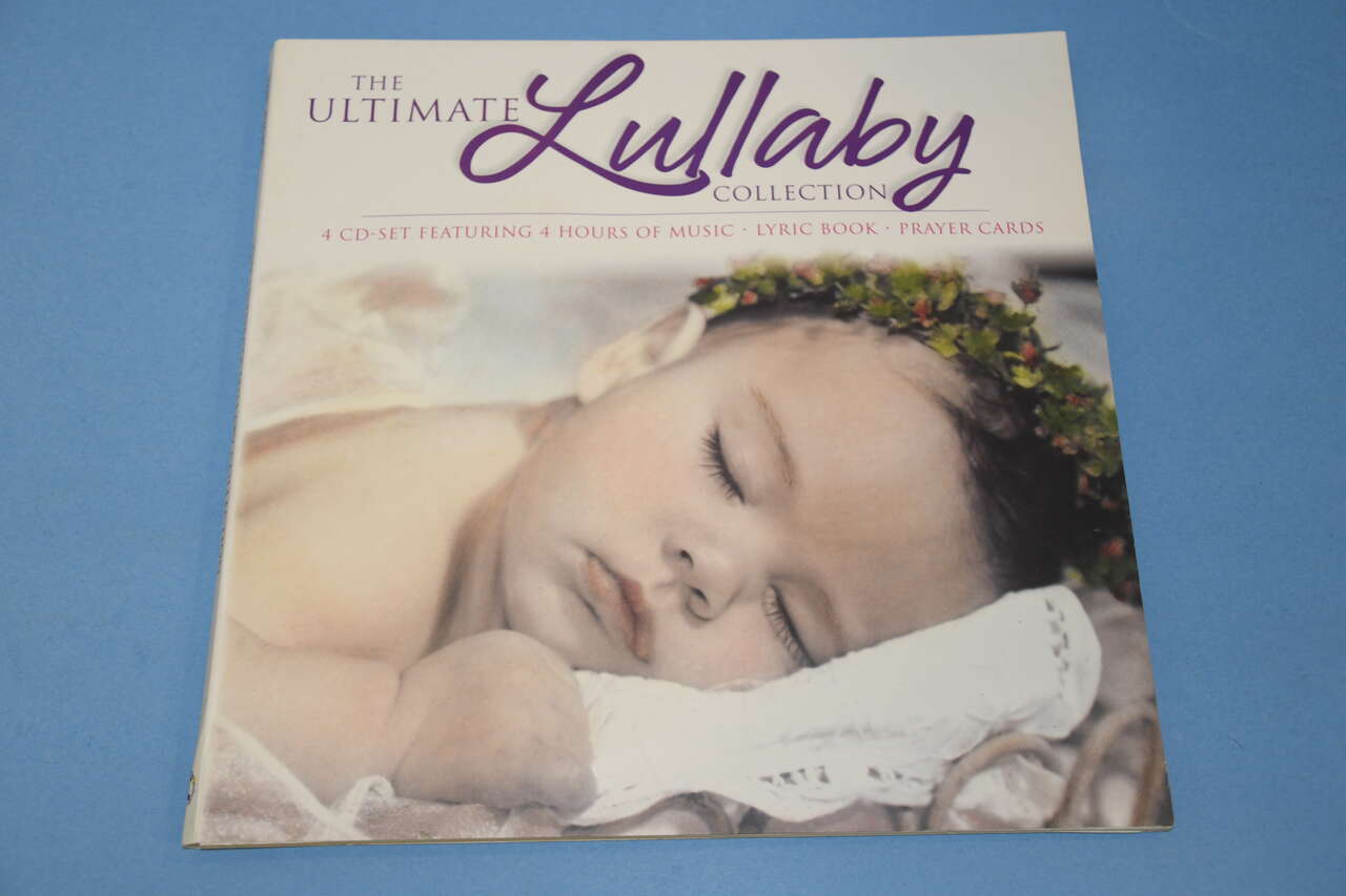 4 BABY LULLABYS CD'S ~ LYRICS BOOKLET ~ PRAYER CARDS ~ 4 HOURS of MUSIC ~ TRADITIONAL, MOMMY'S, DADDY'S, CLASSICAL