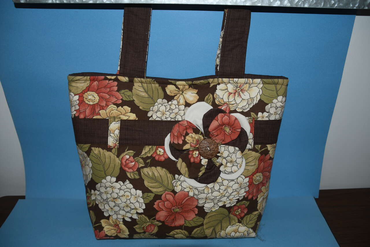 NEW WOMEN'S HANDMADE HANDBAG/TOTE ~ FLORAL ~ SNAP CLOSURE ~ CLEAN!