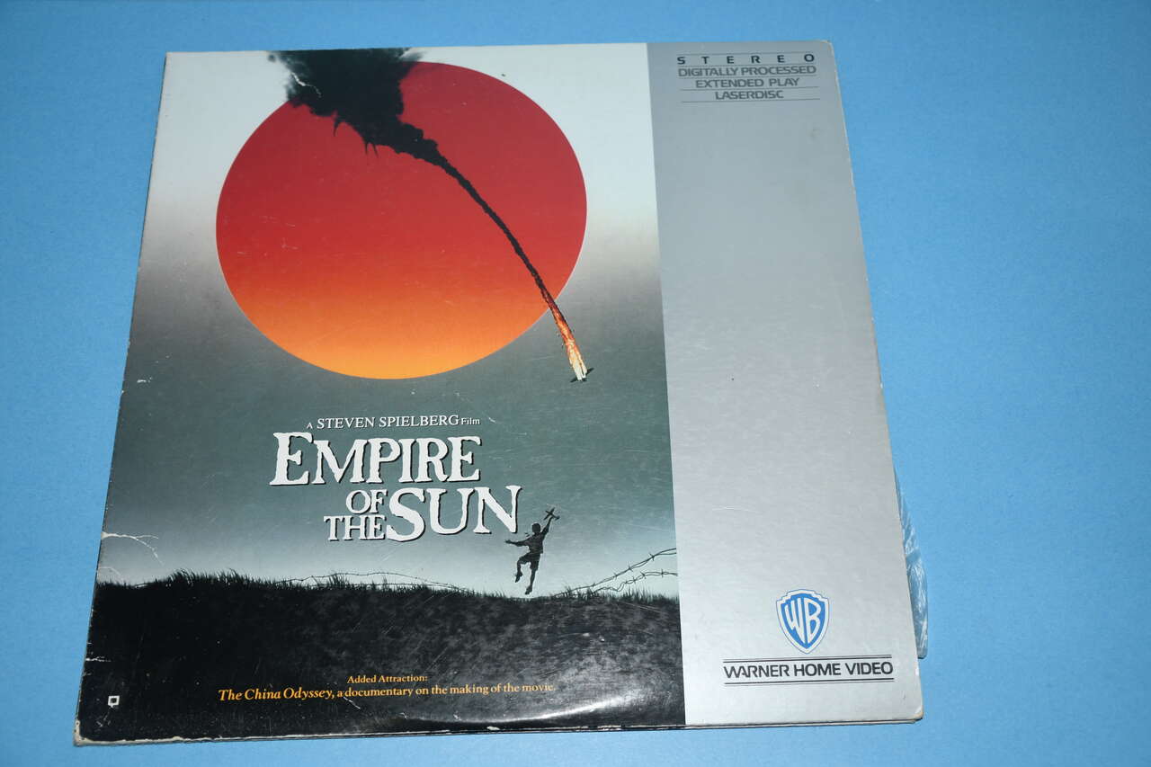 VINTAGE "EMPIRE OF THE SUN" LASER DISC ~ STEVEN SPIELBERG