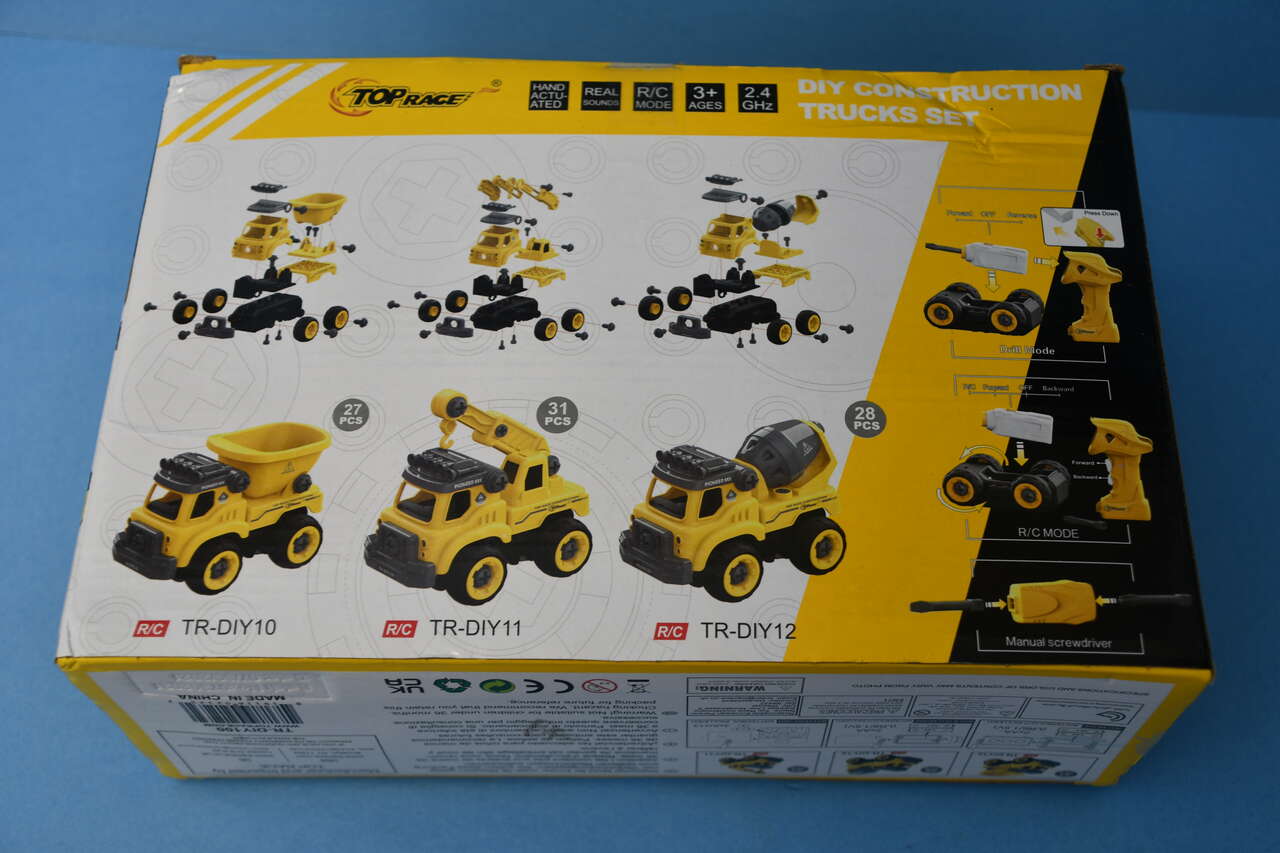 DIY CONSTRUCTION TRUCK SET ~ REMOTE CONTROL ~ 49 PIECES ~ REALISTIC TRUCK SOUNDS
