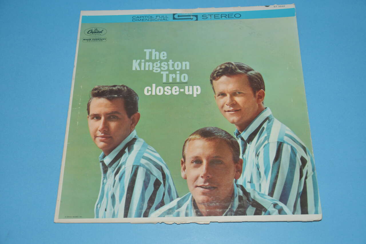 VINTAGE THE KINGSTON TRIO "CLOSE UP" VINYL RECORD