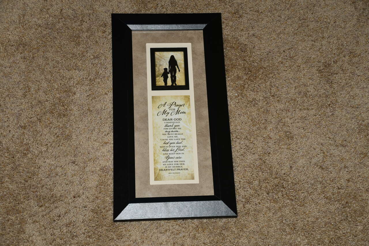 "A PRAYER FOR MY MOM" PICTURE ~ 9" x 17" FRAMED ~ BIRTHDAY, MOTHER'S DAY of JUST BECAUSE!