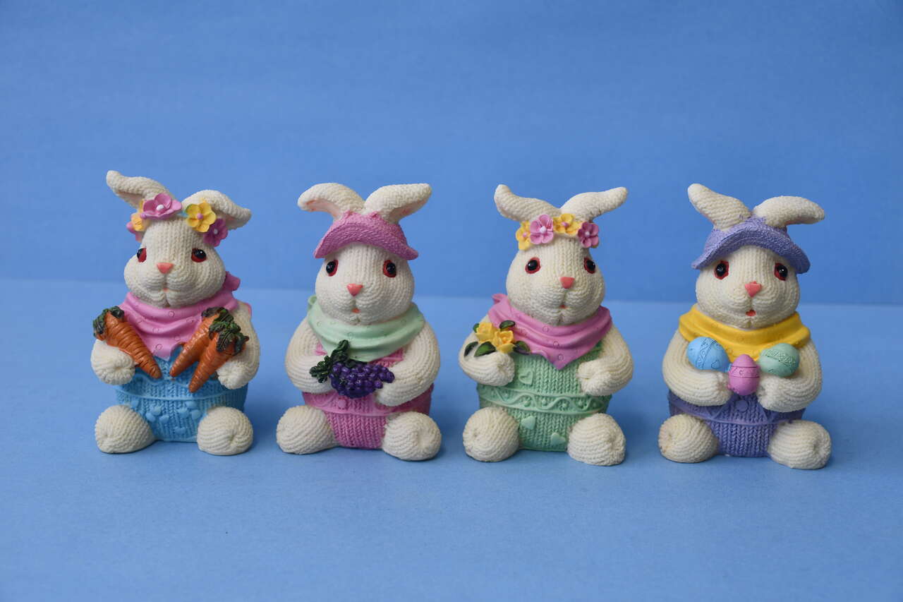 4 VINTAGE "YARDWORK ORIGINALS" EASTER BUNNIES ~ DECOR ~ Height 5" ~ NO CHIPS ~ CUTE & CLEAN!