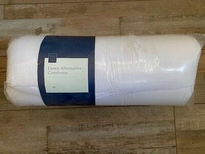 Ella Jayne Home Collection All Season Soft Brushed Microfiber Down Alternative Comforter, White, Twin