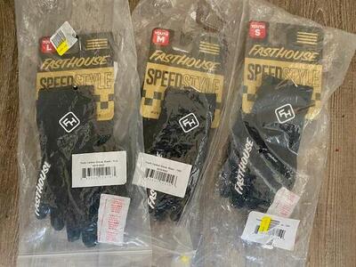 Fasthouse Speedstyle Youth Carbon Glove, Black – (See Sizes)
