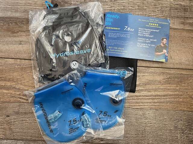 Hydrosleeve Hydration Pack for Runners, Hands-Free Armband Hydration Pack. (Medium).