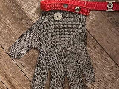 US Mesh® USM-1105 Stainless Steel Metal Mesh Work Glove (Medium)