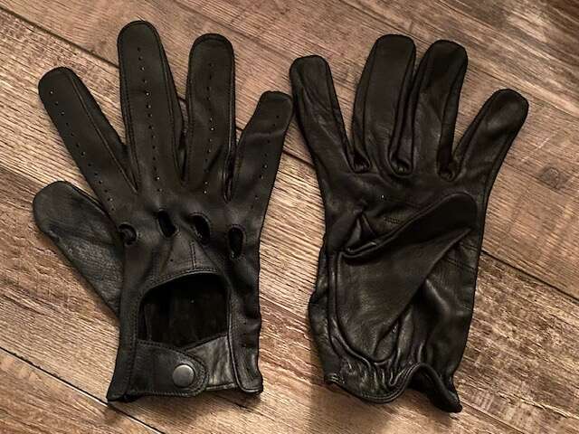 Black Leather Driving Gloves (Med)