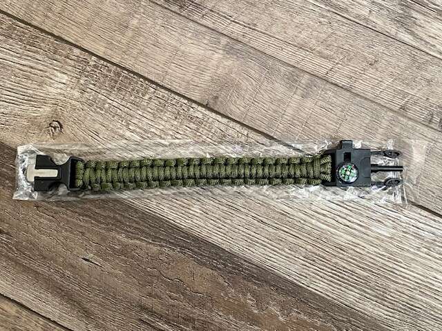 5-In-1 Multi-purpose Paracord Bracelet (9 inch) (green)