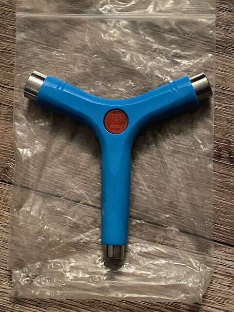 All-In-One Skate Tool Multi-Function Portable Skateboard Tool Y Tool, Blue