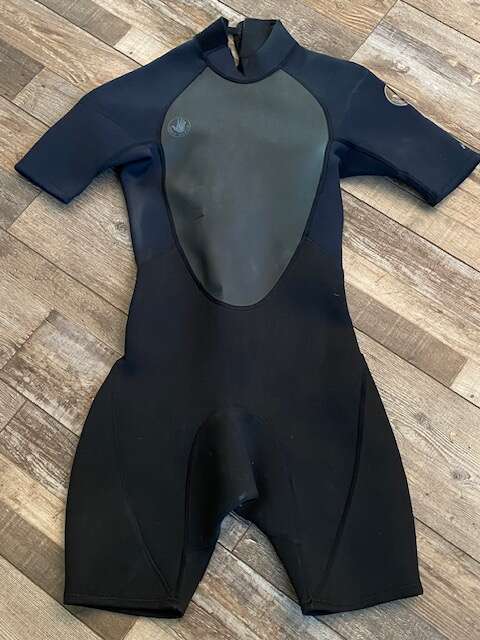 Body Glove Pro3 Men Shorty Spring Wetsuit 2/1mm - Back Zip - Quadra Flex 4 Way Stretch - Thermal Lightweight Performance (small)