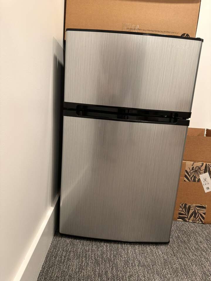 Insignia Mini Fridge Appliances