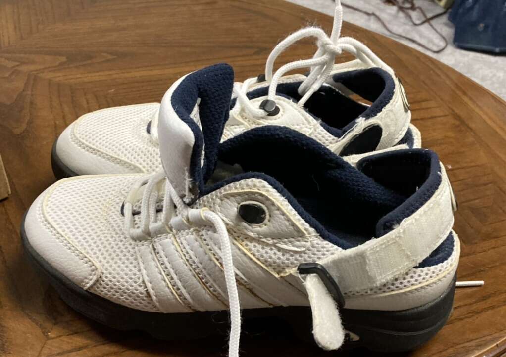 Bites Brand women’s 6.5” Golf Shoes