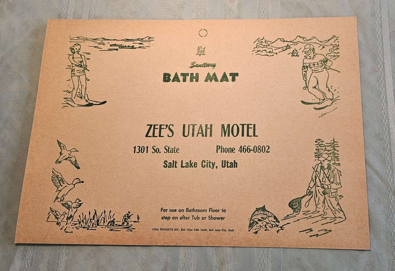Vintage ZEE'S UTAH MOTEL Bath Mat Great Graphics