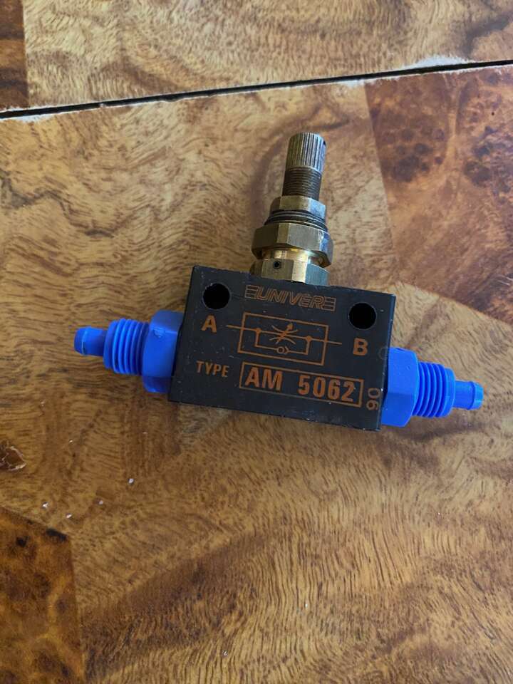 Univer Pneumatic control valve